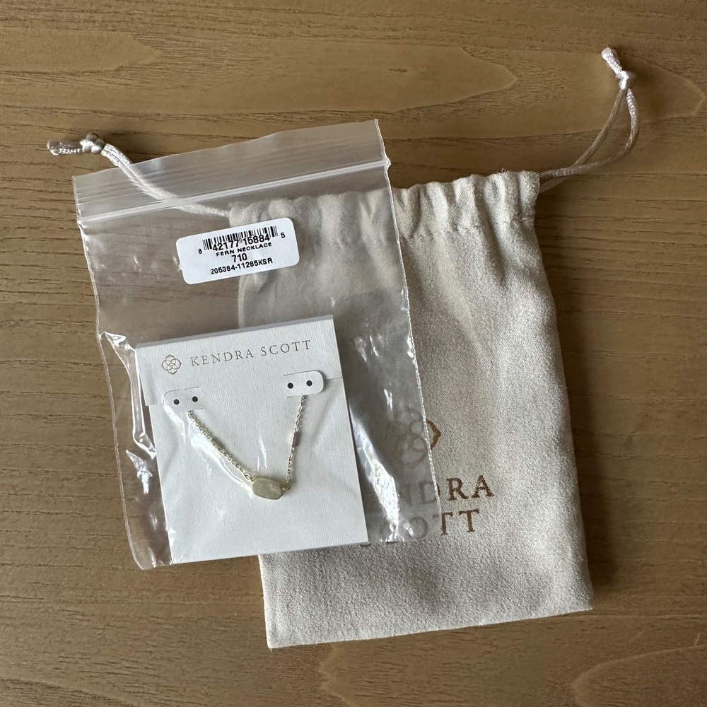 Kendra Scott Fern necklace NWT